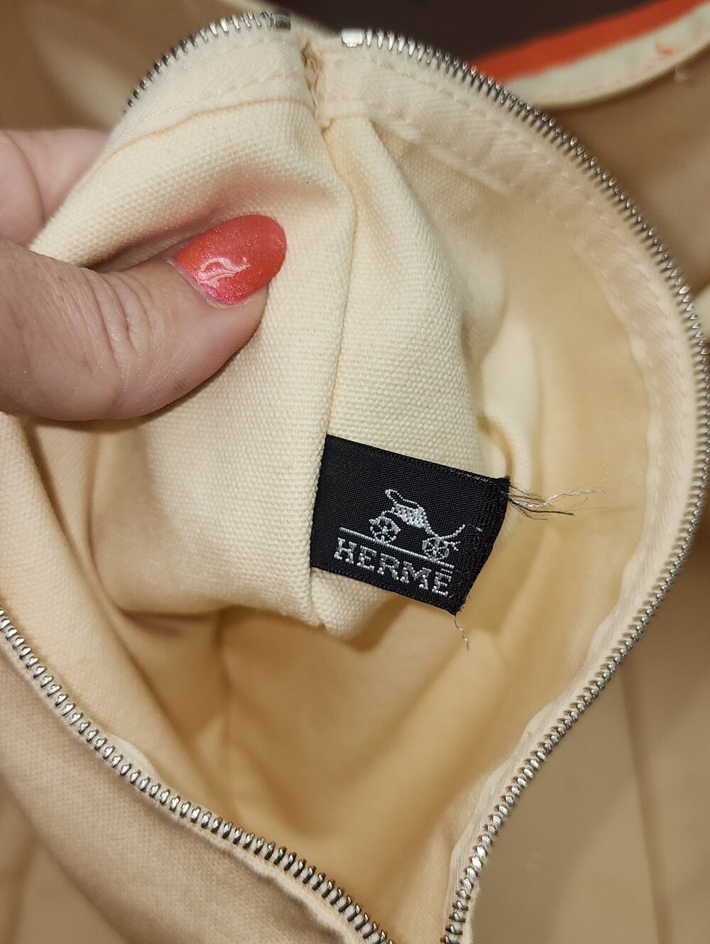 Authentic Hermes Beach Tote With Pouch - Picture 13 of 13
